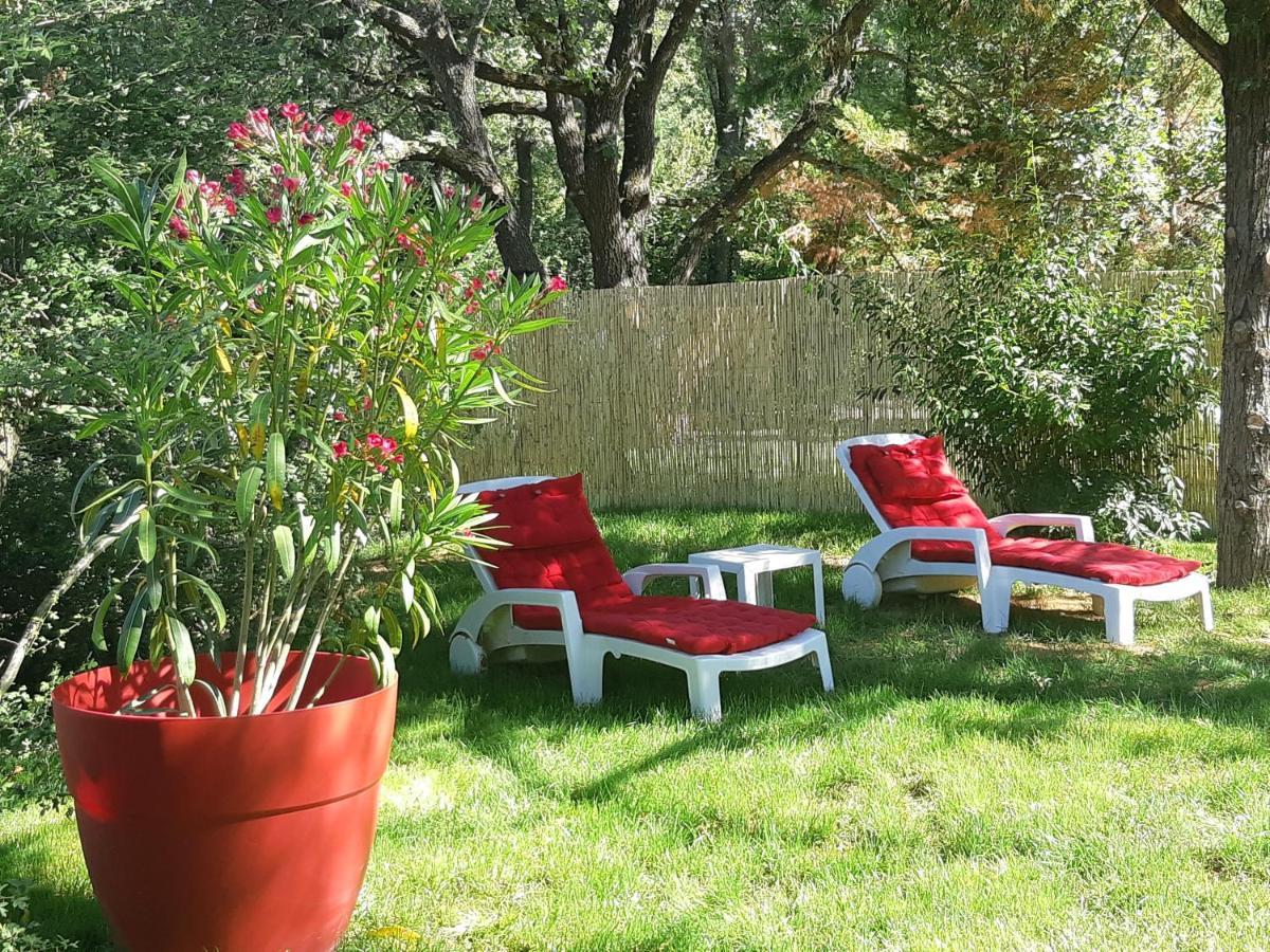 Suite Avec Jardin Entre Aix En Provence, Luberon Et Verdon Peyrolles-en-Provence Exterior foto