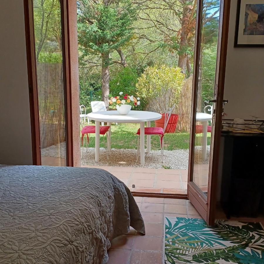 Suite Avec Jardin Entre Aix En Provence, Luberon Et Verdon Peyrolles-en-Provence Exterior foto